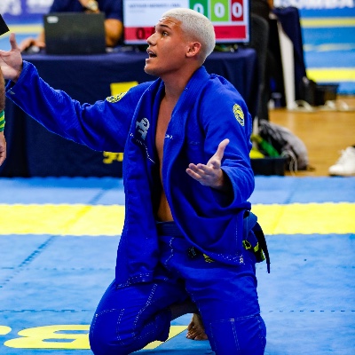 VITOR HUGO SILVA DE OLIVEIRA 